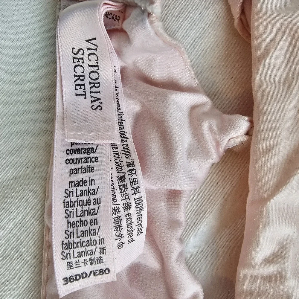 Victoria's Secret Body By Victoria Bra Size 36DD Pink Lined Perfect Coverage